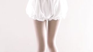 White stockings；pretty girl