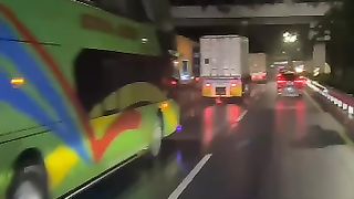 Bus malam
