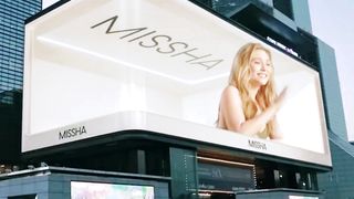 Elizabeth Olsen 3D billboard for Missha
