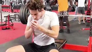 405 LB BENCH FAKE WEIGHTS PRANK!