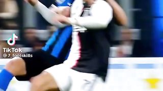 Играть фудбол