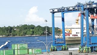 Video kapal Dobonsolo sandar di Pelabuhan Sorong