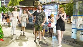 BUSHMAN PRANK SCARING PEOPLE IN GRAN VIA STREET