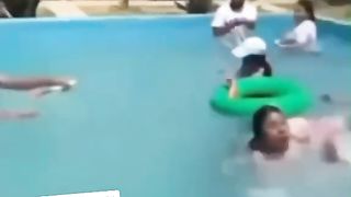 Vidio lucu ngangkak 2023
