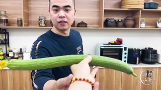 都说广东人吃得清淡，就像这道菜，丝瓜炒鸡蛋