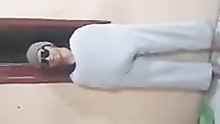Celan sampai pundak