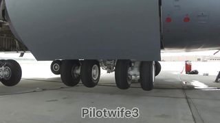 C-5 Galaxy landing gear extentsion