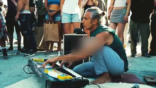 Berlin Erupts as Massive Crowd Start Dancing to Melodic Techno - Live Looping with Roland Juno 106