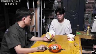 If a girlfriend and roommate have to give up one, go for a girlfriend