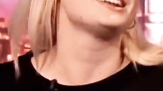 Real Slim Shady ft. Sophie Turner