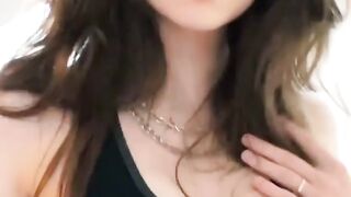 Hannahowo New Dancing Video Here!!!.