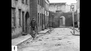 Charlie Chaplin - The Kid - Working