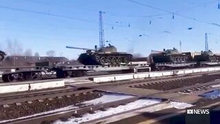 Why did Russia's dragging decades-old tanks into its war with Ukraine??!!
