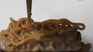 Regardez ces aliments imprimés en 3D passer graduellement d'un désordre à un cheesecake.