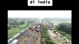 PARAH BANGET !!! KECELAKAAN KERETA API DI INDIA