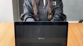 Blind singing karaoke ????