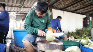 Memotong Kelapa 2