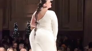 FASHION SHOW.