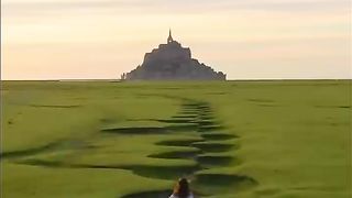 Places don't feel real in france