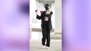 JISOO flower tiktok dance challenge #1