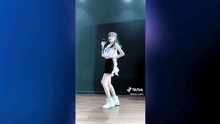 JISOO flower tiktok dance challenge #7