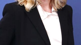 Kirsten Dunst Net Worth 2023 | Hollywood Actress Kirsten Dunst