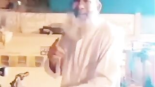 منافق اور مومن میں اگر پہچان کرنی ھو