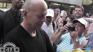Top 10 des CÉLÉBRITÉS qui sont MÉCHANTES avec leurs FANS