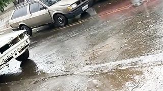 Video mobil tua  lucu
