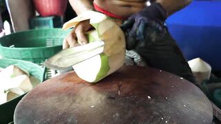 Memotong Kelapa 3
