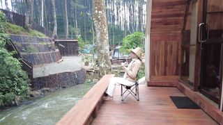 Happy Travel : Cabin Pinggir Sungai Seru Banget