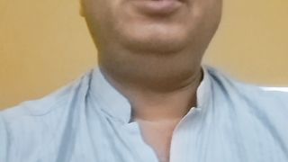 نوید صادق: لہلہاتے پانیوں میں دور تک بہنا پڑا