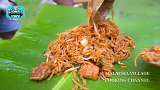 Mee Goreng Mamak | Mamak Style Noodles | Malaysia Village Cooking Channel Support