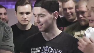 Пельмень    VS   Руки базуки????????????????