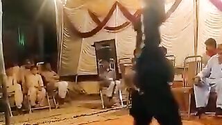 A beautiful girl dance
