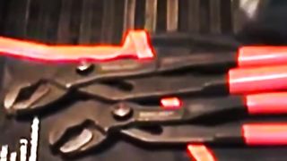 Mira que alicates tan raros. Water pump pliers. #pliers #alicates #tenazas