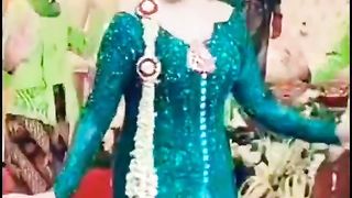 Mau_Ketawa_Tapi_Takut_Dosa!!_Wedding_Songs_Dance_