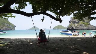 Happy Travel : Island Hopping In Paradise