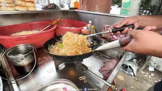Triplex Macroni Burger | Street Food India