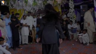Dil Bolda Lak Dolda, Rimal Ali Shah Hits Mujra Dance