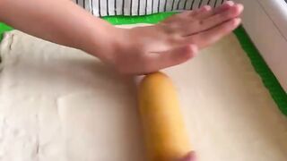 Рулетики с сосисками