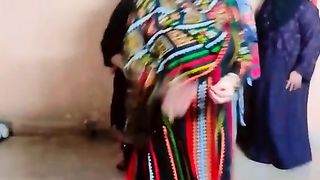 Apni gari rio nikalo song