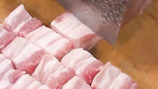 Braised pork belly Delicacies