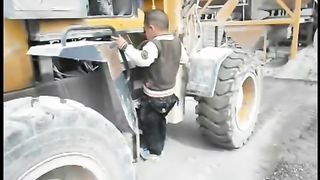 Best front end loader operator in the WORLD