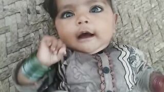 Cute baby girl ????