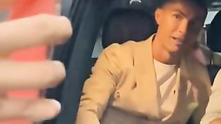 شاهد ردة فعل رونالدو على احد المشجعين ????????
