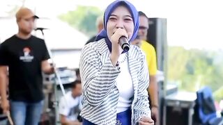 Uktyem suara merdu