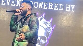 TY on stage ????????
