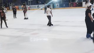 skitting in Dubai mall