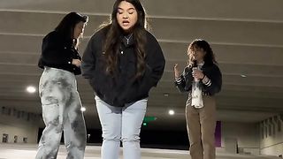 3 girls singing a butifull song